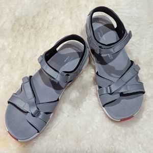 Clark Solan Drift sandals size 8